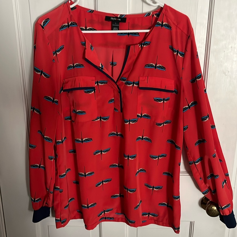 Style and co size large dragon fly pull over silky top